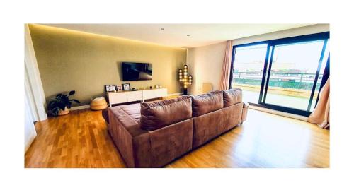 Paterna Apartamento | Lovely penthouse condo with pool