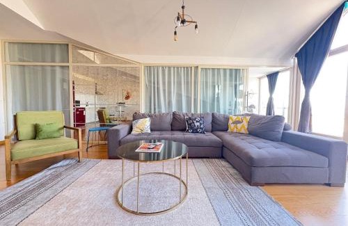 Gumussuyu Mahallesi Apartamento | Lovely Penthouse, Sea View&Terrace in Taksim