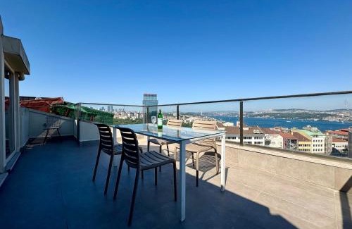 Gumussuyu Mahallesi Apartamento | Lovely Penthouse, Sea View&Terrace in Taksim