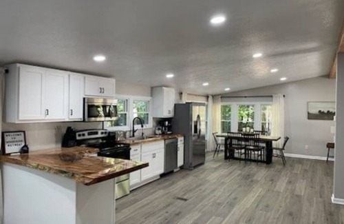 Wayland Casa | Lovely private 3 bedroom house nestled in the Hiram countryside.