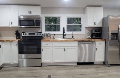 Wayland Casa | Lovely private 3 bedroom house nestled in the Hiram countryside.