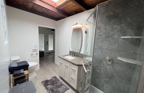 Enchanted Lake Casa | Lovely Private Kailua Cottage