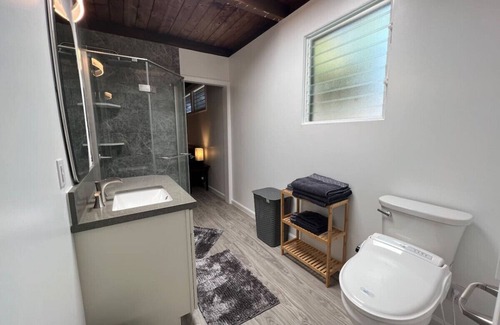 Enchanted Lake Casa | Lovely Private Kailua Cottage
