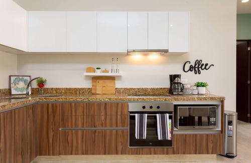 Zazil-ha Apartamento | Lovely, Private, Secure and Excellent Located One Bed Condo