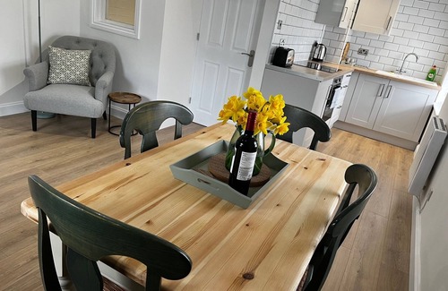 Kemerton Cabaña | Lovely Quiet Cottage in Kemerton!