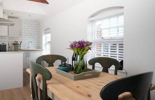 Kemerton Cabaña | Lovely Quiet Cottage in Kemerton!