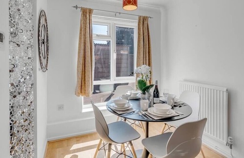 Norwich Apartamento | Lovely quite 2 bedroom apartment with free parking