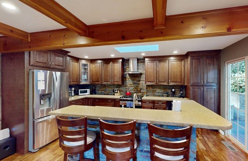 Monte Rio Casa | Lovely Redwood Retreat w/ Hot Tub & Wraparound Deck