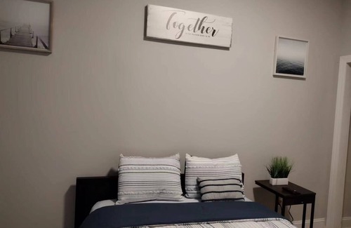 Goose Creek Apartamento | lovely relaxing room with hight speed internet , neflix with a independent entry