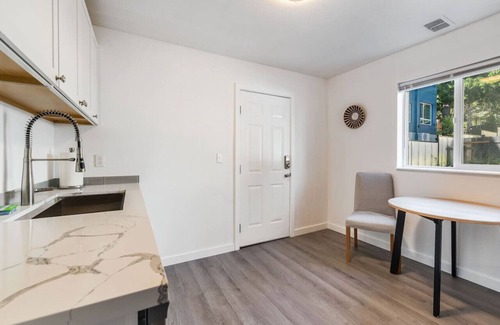 Hilltop Apartamento | Lovely Remodeled 1BR in DT Tacoma - 6
