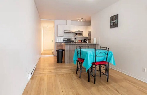 Francois-Perrault Apartamento | LOVELY RENTAL UNIT ⭐️ BALCONY⭐️ HIGHWAY 40