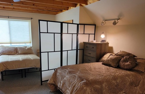 Crawford Condominio | Lovely Retreat Center Condo with 2 beds. Animal Friendly