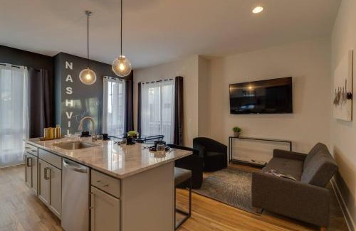 Nashville Casa | Lovely Rooftop-Game Room-Sleep 8, Near The Opry