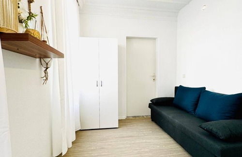 Grinzing Apartamento | Lovely Room in Shared Apt 10 Min Walk to FAC Platz