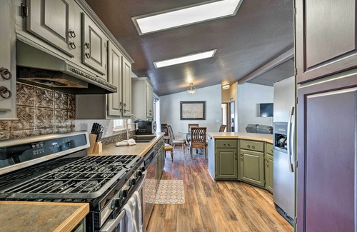 Ruidoso Cabaña | Lovely Ruidoso Cabin w/ Deck - 14 Mi to Ski Apache