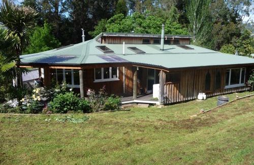 Motueka Valley Casa | Lovely rural 3 bedroom home near the Kahurangi NP