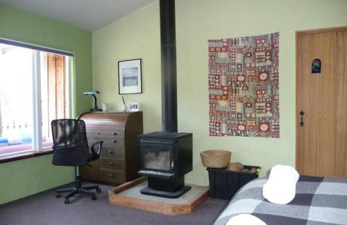 Motueka Valley Casa | Lovely rural 3 bedroom home near the Kahurangi NP