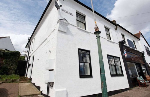 Leigh-on-Sea Cabaña | Lovely Seaside Ground Floor Cottage in Old Leigh