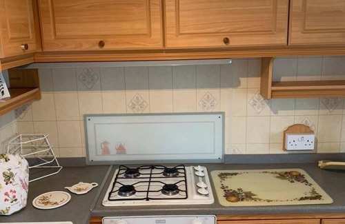 Lanark Cabina | Lovely Semi-rural Caravan & Hot Tub - Sleeps Fam 6