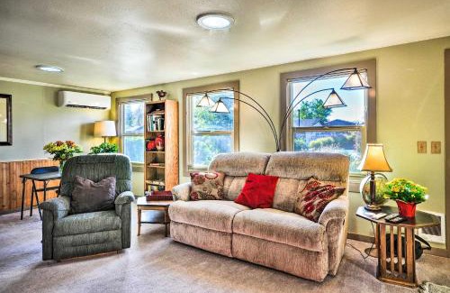 Sherwood - Tualatin South Casa | Lovely Sherwood Retreat with Yard, Walk to Old Town!