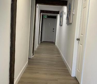 Queens Square Casa | Lovely single room 5 minutes walk from ocean