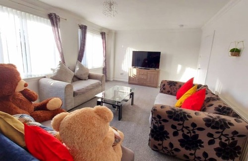 Saltcoats Apartamento | Lovely Spacious 3 Bedroom Maisonette in Saltcoats