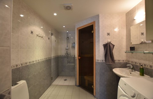 Kadriorg Condominio | Precioso y espacioso apartamento central con sauna