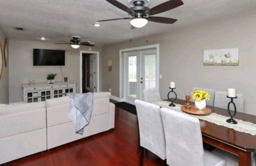 Egypt Lake-Leto Casa | Lovely & Spacious Pool home, Heart of Tampa Bay!