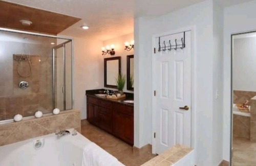 Egypt Lake-Leto Casa | Lovely & Spacious Pool home, Heart of Tampa Bay!