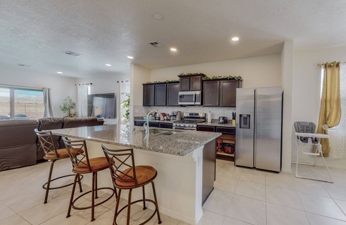 Rio Rancho Casa | Lovely spacious home, king size bed, fast speed Wi-Fi, large TVs in all rooms