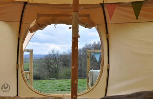 Shaftesbury Cabina | Lovely spacious lotus bell tent in Shaftesbury, UK