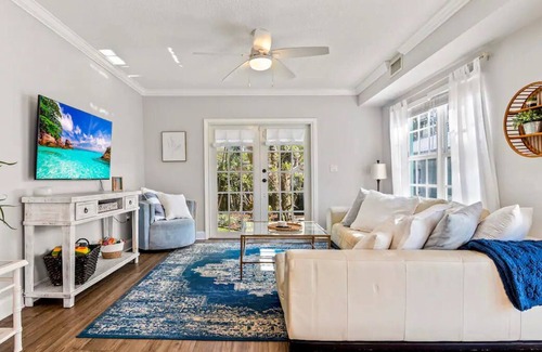 Parker Ridge Casa | Lovely, Spacious Key West Style Home w/ Rooftop Patio by Downtown WPB