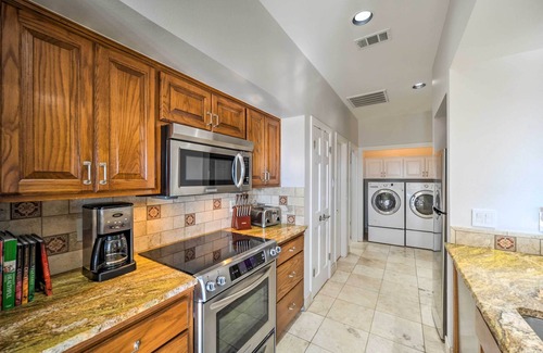 Barton Creek Lakeside Cabaña | Lovely Spicewood Cottage w/ Patio & Grill!
