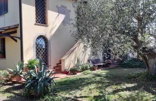 Campiglia Marittima Apartamento | Estudio en Toscana con piscina cerca de las playas.