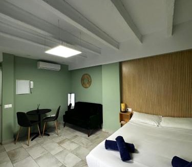 Perchel Norte Apartamento | Lovely studio apartment with terrace