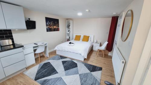 Harehills Apartamento | Lovely studio-flat with free parking, free WiFi.