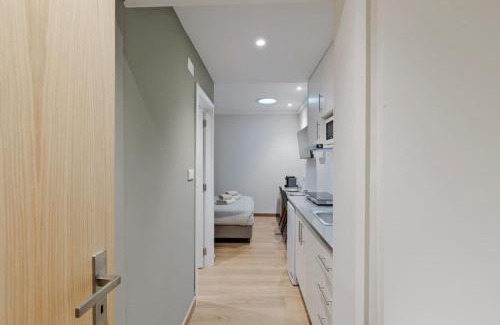 Alvalade Apartamento | Lovely studio fully equipped near subway N9