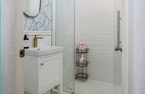 Rampart Village Apartamento | Lovely Studio in LA, minutes to downtown!