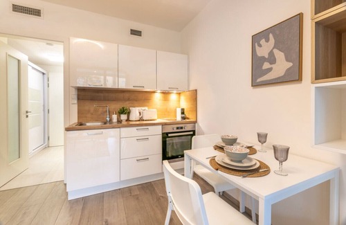 Kosire Apartamento | Lovely Studio with Balcony in Residential Area