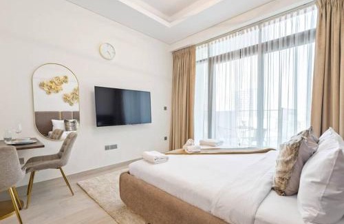 Jadaf Apartamento | Lovely Studio with Cozy Balcony and Outdoor Pool
