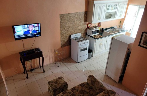 Mandeville Apartamento | Lovely studio with WiFi in Cool, Cool Mandeville