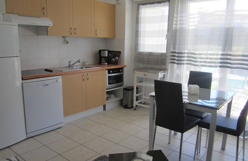Cambo-les-Bains Apartamento | T2 - 40 m2 de pie, diseño, seguro - piscina y estacionamiento privado. Terreno con jardín