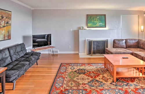 West End Casa | Lovely Tacoma Home w/ Water & Mountain Views!