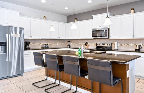 Four Corners Casa | Lovely themed 9BR House - Unique Game Room, Pool + Hot Tub - Ideal for families!