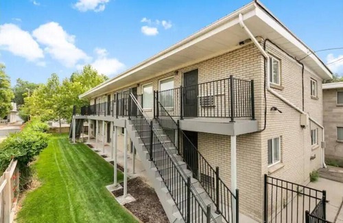 Liberty Wells Apartamento | Lovely top floor corner apt in trendy SugarHouse