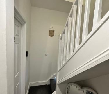 Coventry Apartamento | Lovely Town house Room 3
