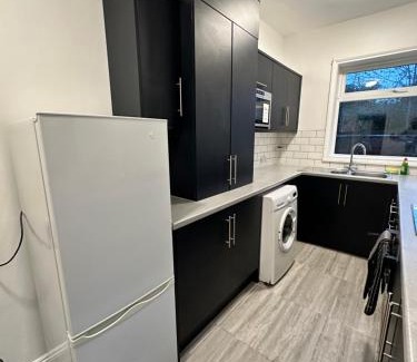 Coventry Apartamento | Lovely Town house Room 3