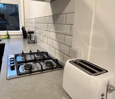 Coventry Apartamento | Lovely Town house Room 4