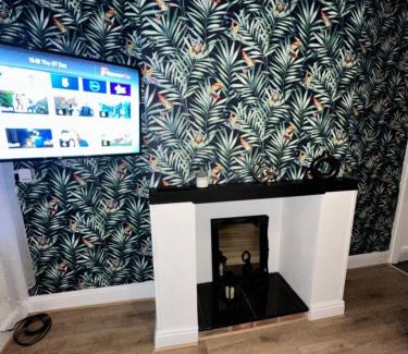 Coventry Apartamento | Lovely Town house Room 4