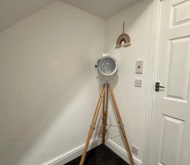 Coventry Apartamento | Lovely Town house Room 5